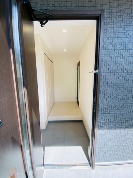 千葉県千葉市若葉区千城台西1(一戸建)の賃貸物件の玄関