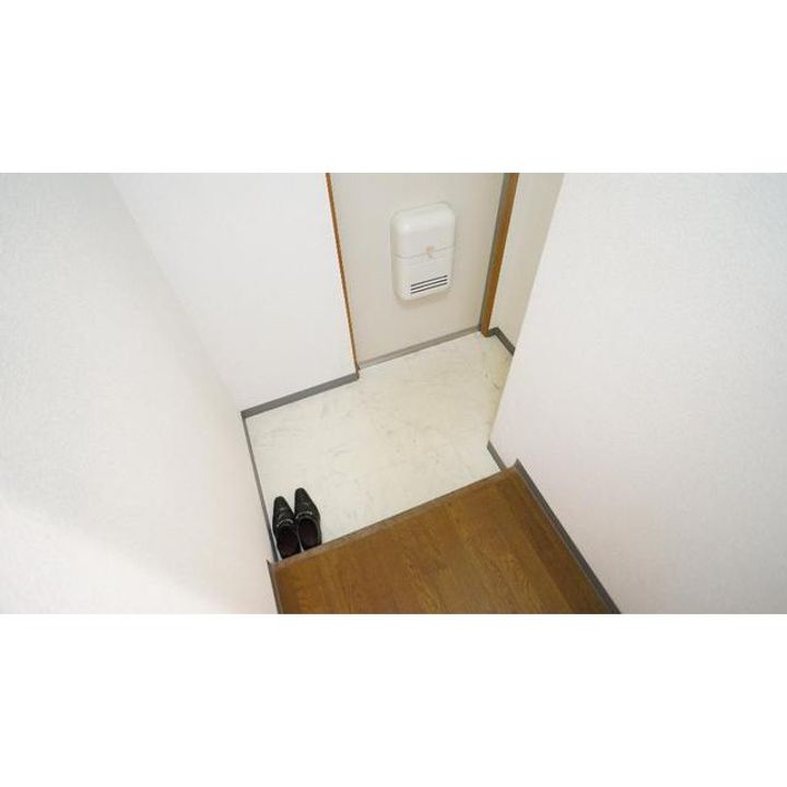 THE RESIDENCE KAWAGEの玄関