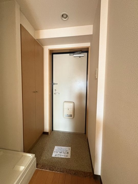 神奈川県伊勢原市伊勢原1(マンション)の賃貸物件の玄関