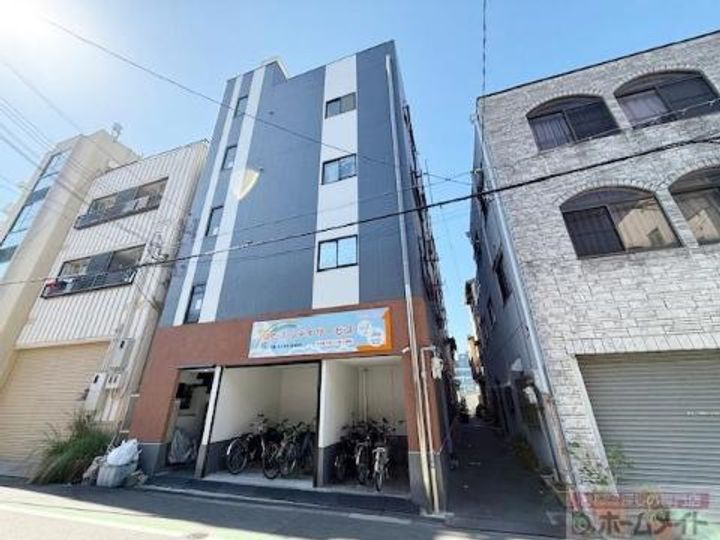 経洸マンションの外観