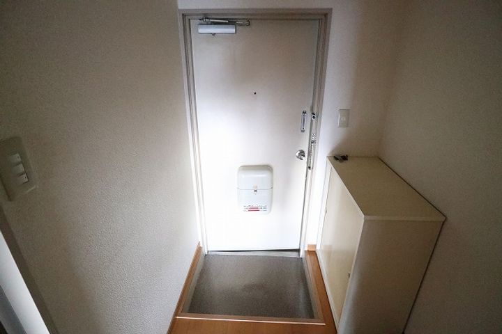 グリーンタウンミキの玄関