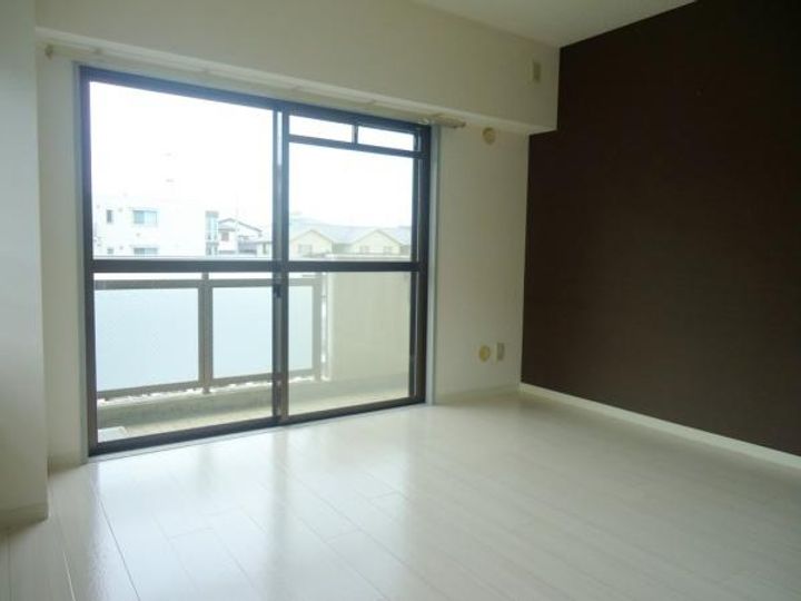 あざみ野 あざみ野4丁目マンション サーラあざみ野の居間