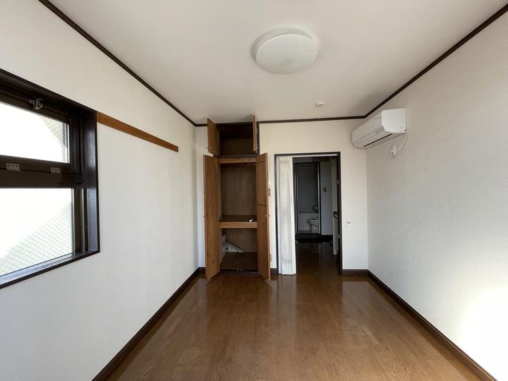 新倉ビルの内装