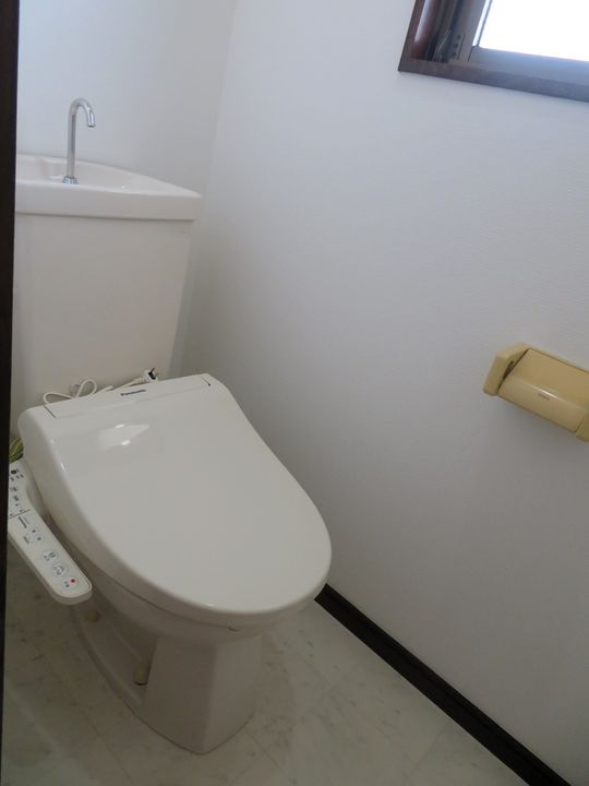 小山佐和晶ビルの内装