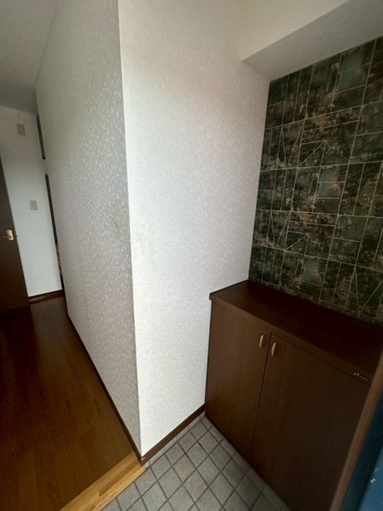 ゴールドメゾンB棟の玄関