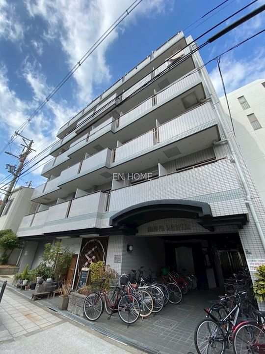 グランピア真田山の外観