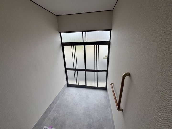 兵庫県姫路市飾磨区上野田4(一戸建)の賃貸物件の玄関