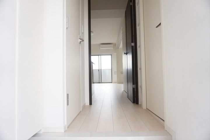 東京都杉並区下高井戸4の賃貸マンションの玄関