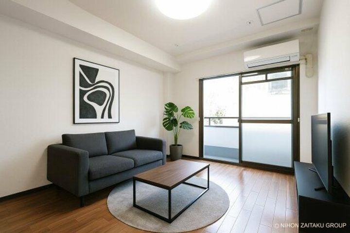 パークレイン三田の居間