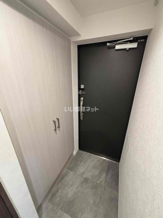 GENOVIA神戸湊川公園の玄関