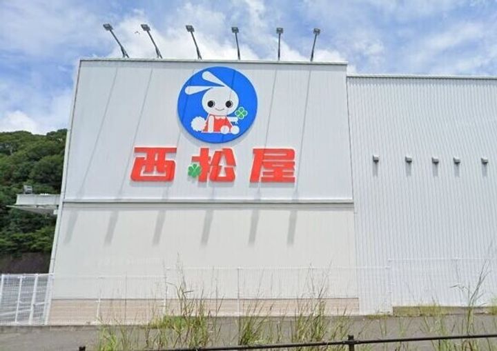 LAアパルトマンの周辺