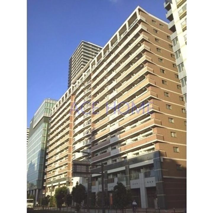 ロイヤルパークスなんばの外観