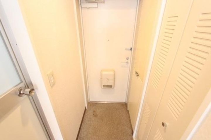 エストゥディオ瀬田の玄関