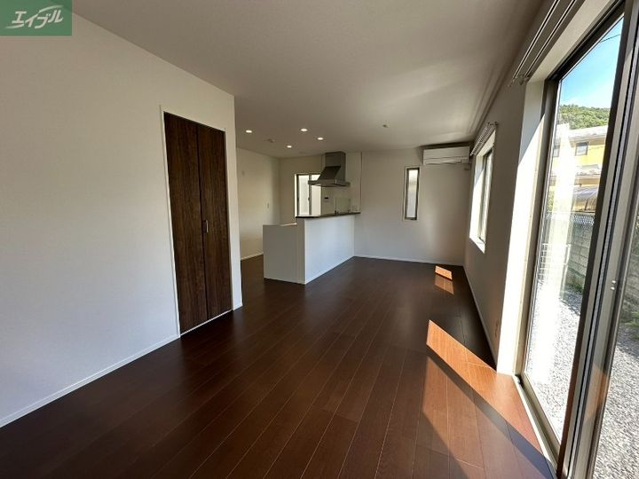 岡山県岡山市中区国富1(一戸建)の賃貸物件の居間