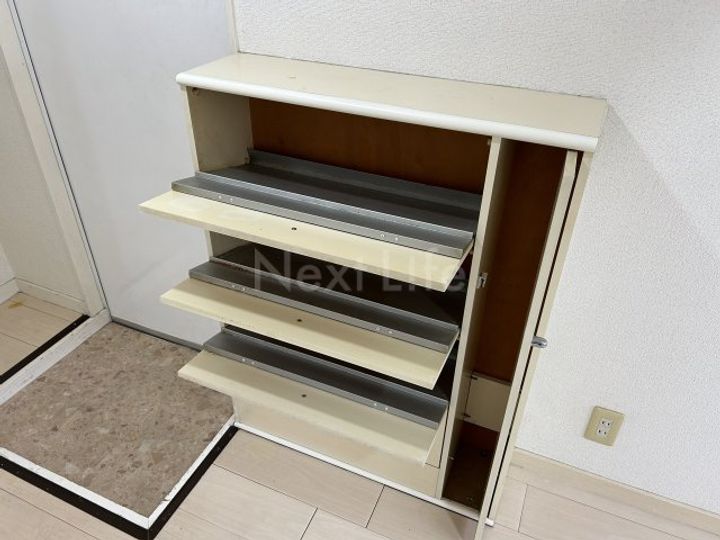 メグミコーポの内装