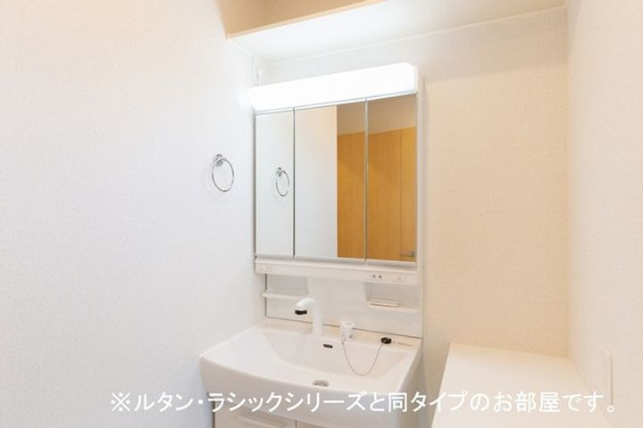 ホーリープレイス唐津 IIの内装
