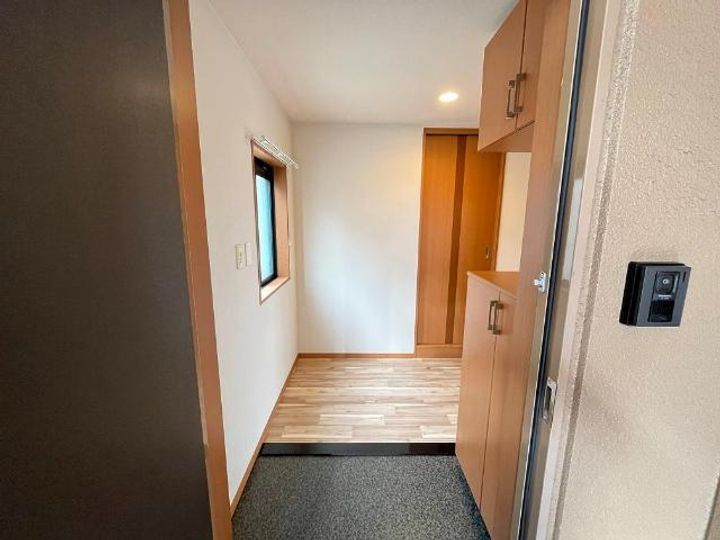 広島県福山市多治米町1(アパート)の賃貸物件の玄関