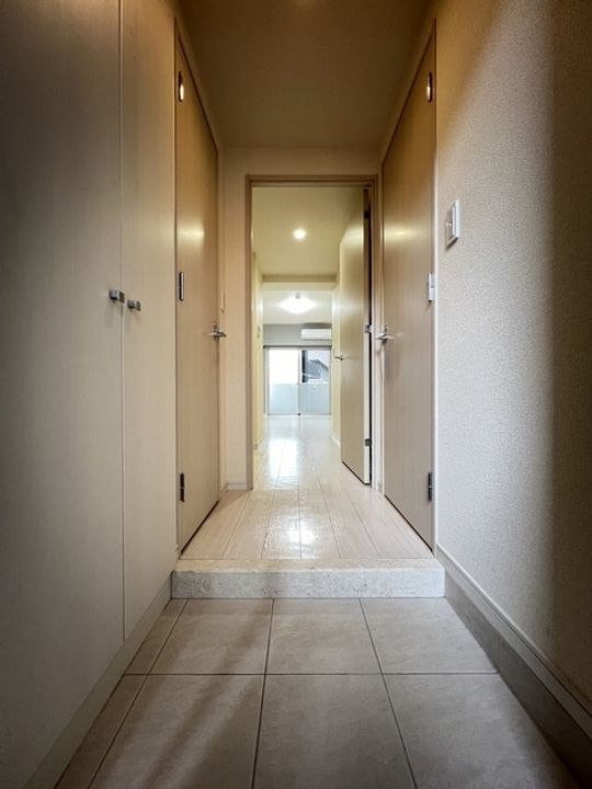 L-Flat横浜大通り公園の玄関