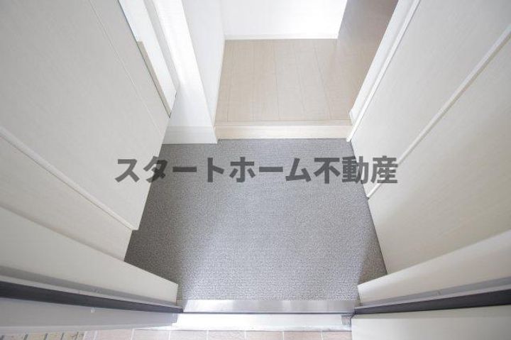 徳島県鳴門市大津町木津野字養父の内(アパート)の賃貸物件の玄関