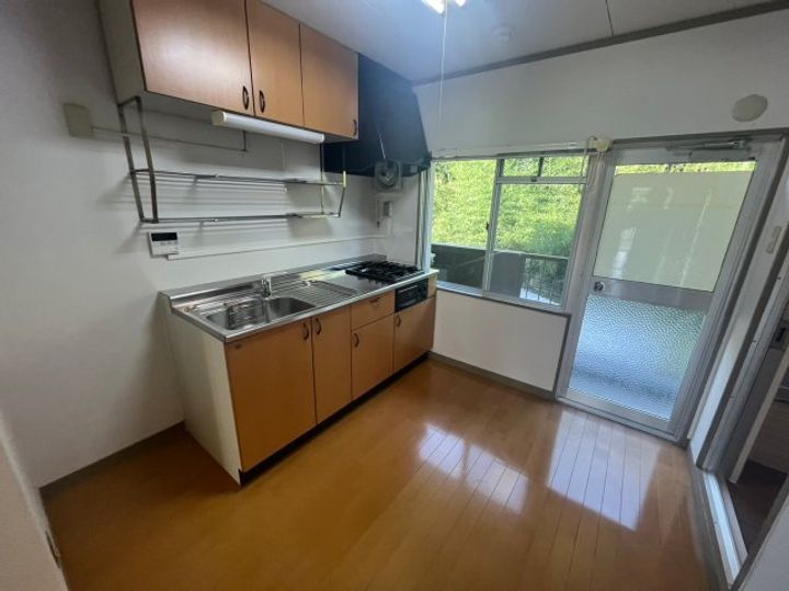 クレスト天神の居間