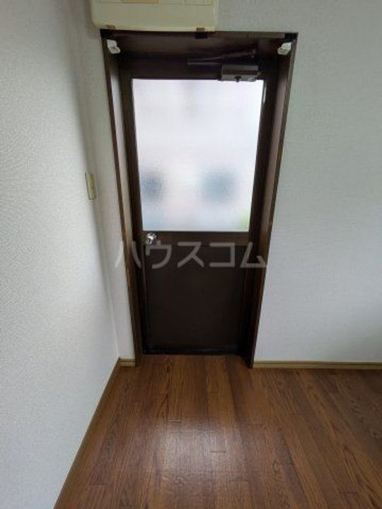都コーポの玄関