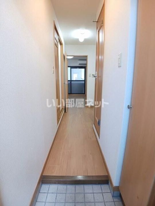 山口県山口市小郡明治2(マンション)の賃貸物件の玄関