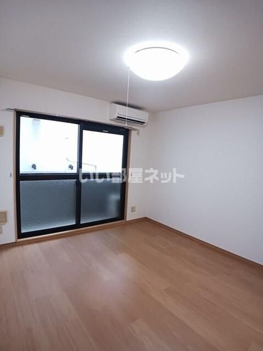 山口県山口市小郡明治2(マンション)の賃貸物件の居間