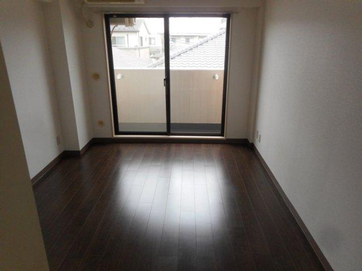 ライオンズマンション西新小岩の居間