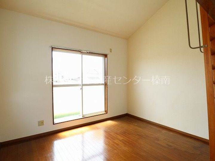 ハイツ150号Aの居間