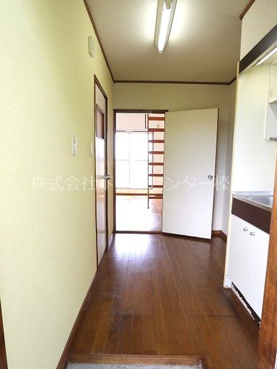 ハイツ150号Aの玄関