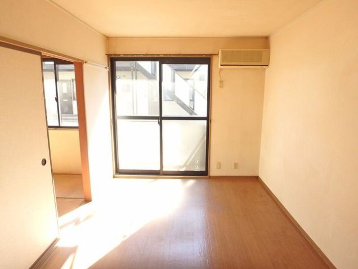 群馬県高崎市箕郷町生原(アパート)の賃貸物件の居間