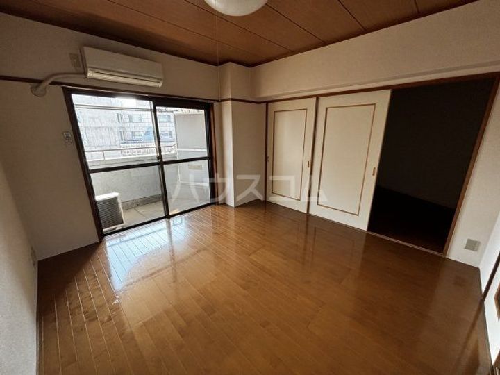 ブレーンハイム柴山の居間