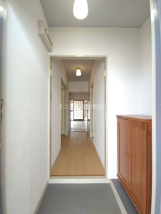 レジデンス二反田の玄関