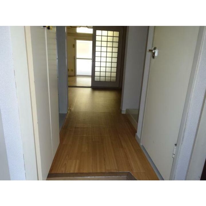 ヒルズ本厚木の玄関