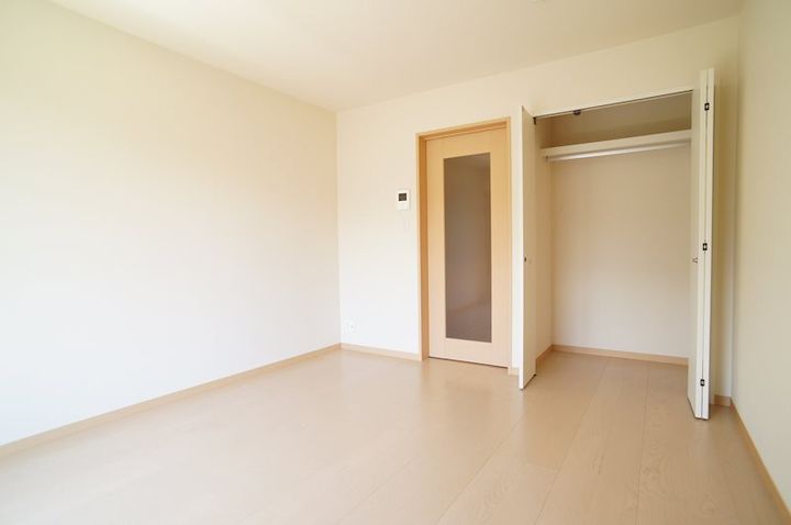 神奈川県横浜市金沢区谷津町(アパート)の賃貸物件の居間