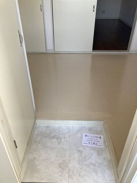 サニーハイツわし崎Aの玄関