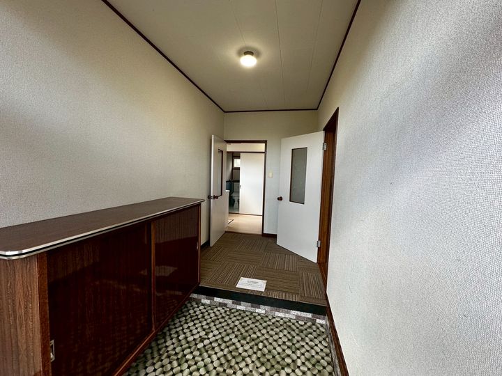 北海道登別市富士町7(一戸建)の賃貸物件の玄関