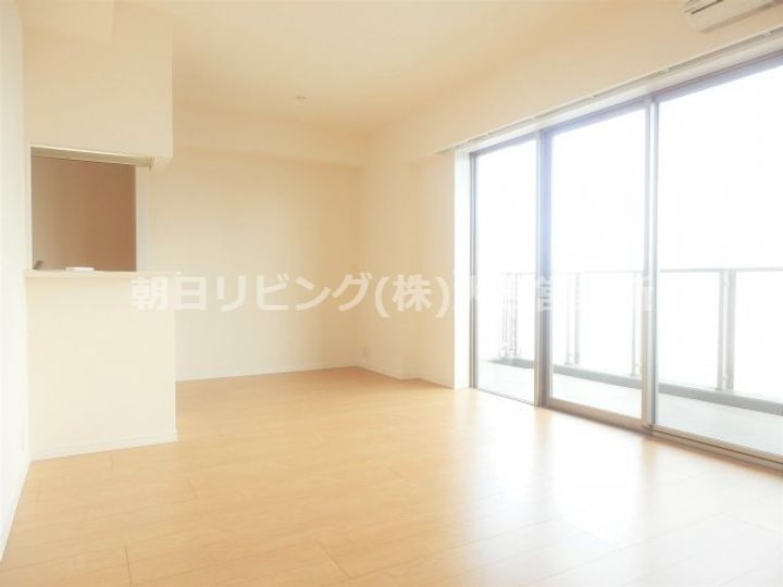 埼玉県さいたま市大宮区吉敷町1(マンション)の賃貸物件の居間