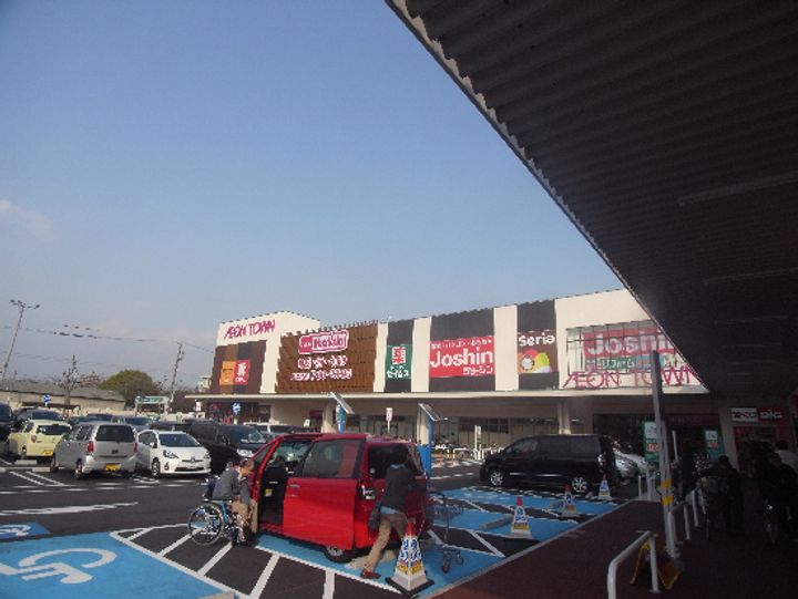 colors(カラーズ)の周辺