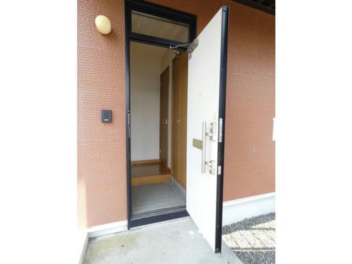 ハイツエミールIの玄関