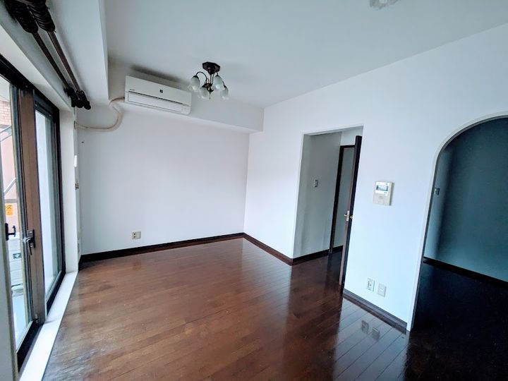 NICアーバンハイム保土ヶ谷の居間