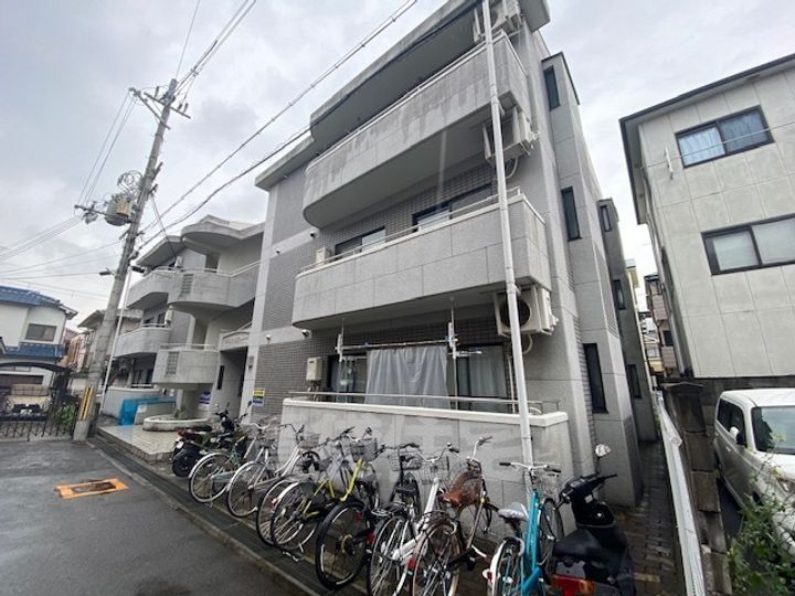 クリスタルシャトーの外観