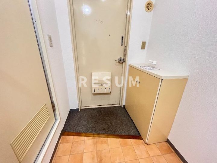 千葉県千葉市中央区椿森5(マンション)の賃貸物件の玄関