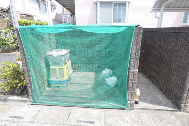 メイプルガーデン弐番館の地図