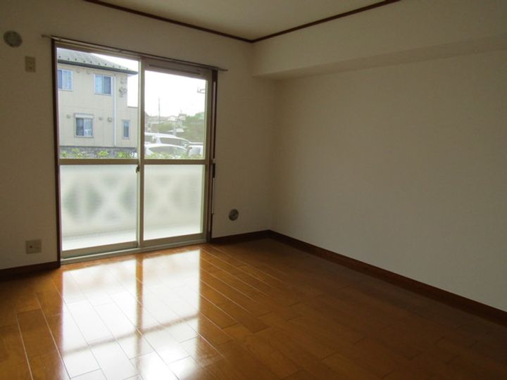 メイプルガーデン弐番館の居間