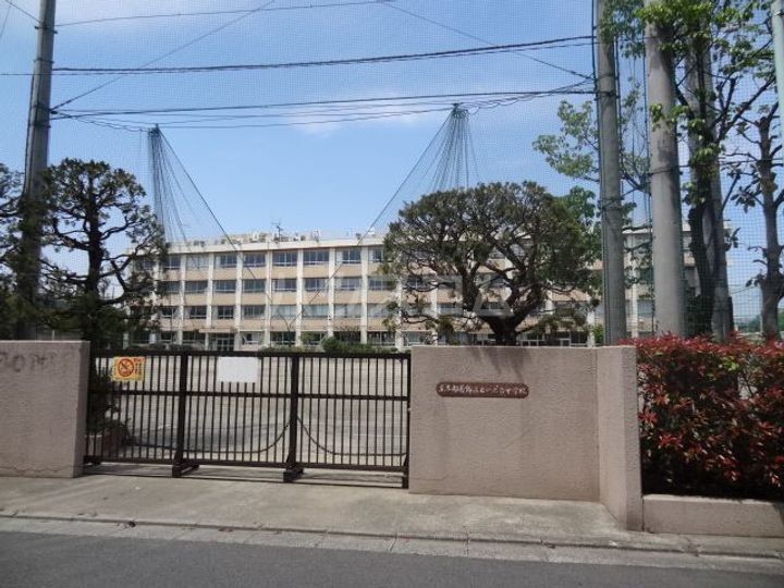 リマール綾瀬の周辺