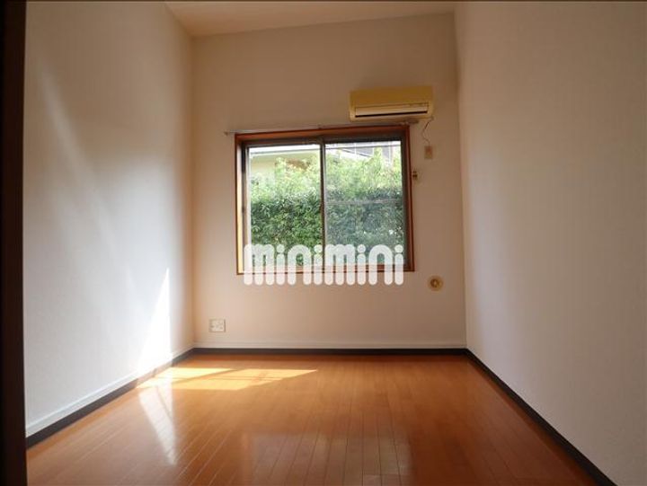 ガーデンコート横浜鶴見の居間