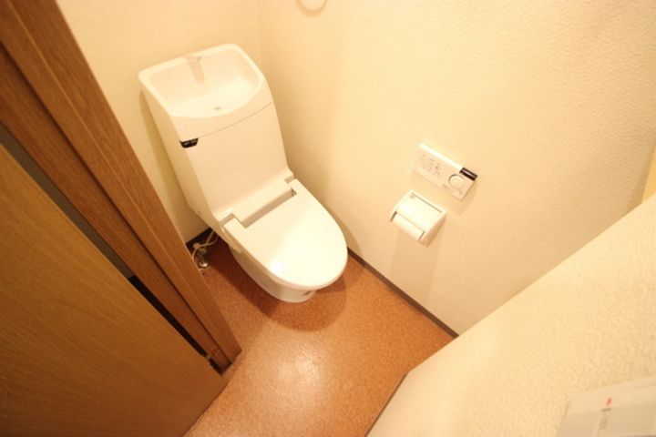 横川章栄ビルの内装