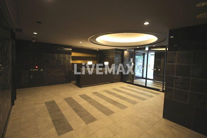 プレサンス丸の内アデルの地図