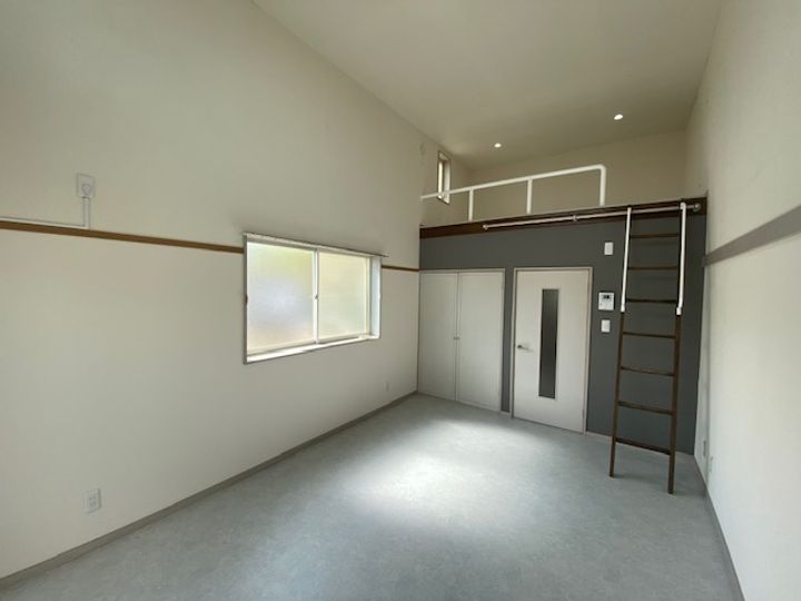 サンコート下小出の居間